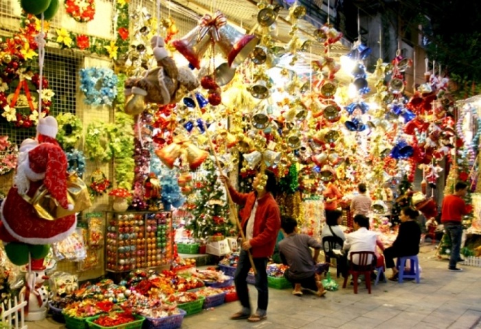 Christmas and New Year outing ideas in hanoi old quarter